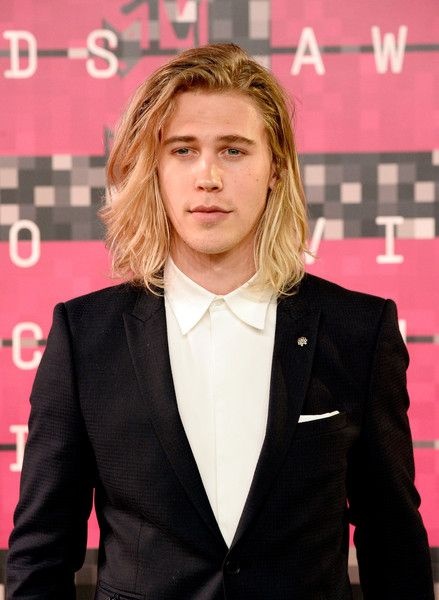 bạn trai mới của Lily-Rose Depp ảnh 9 ban trai moi cua Lily-Rose Depp anh 9