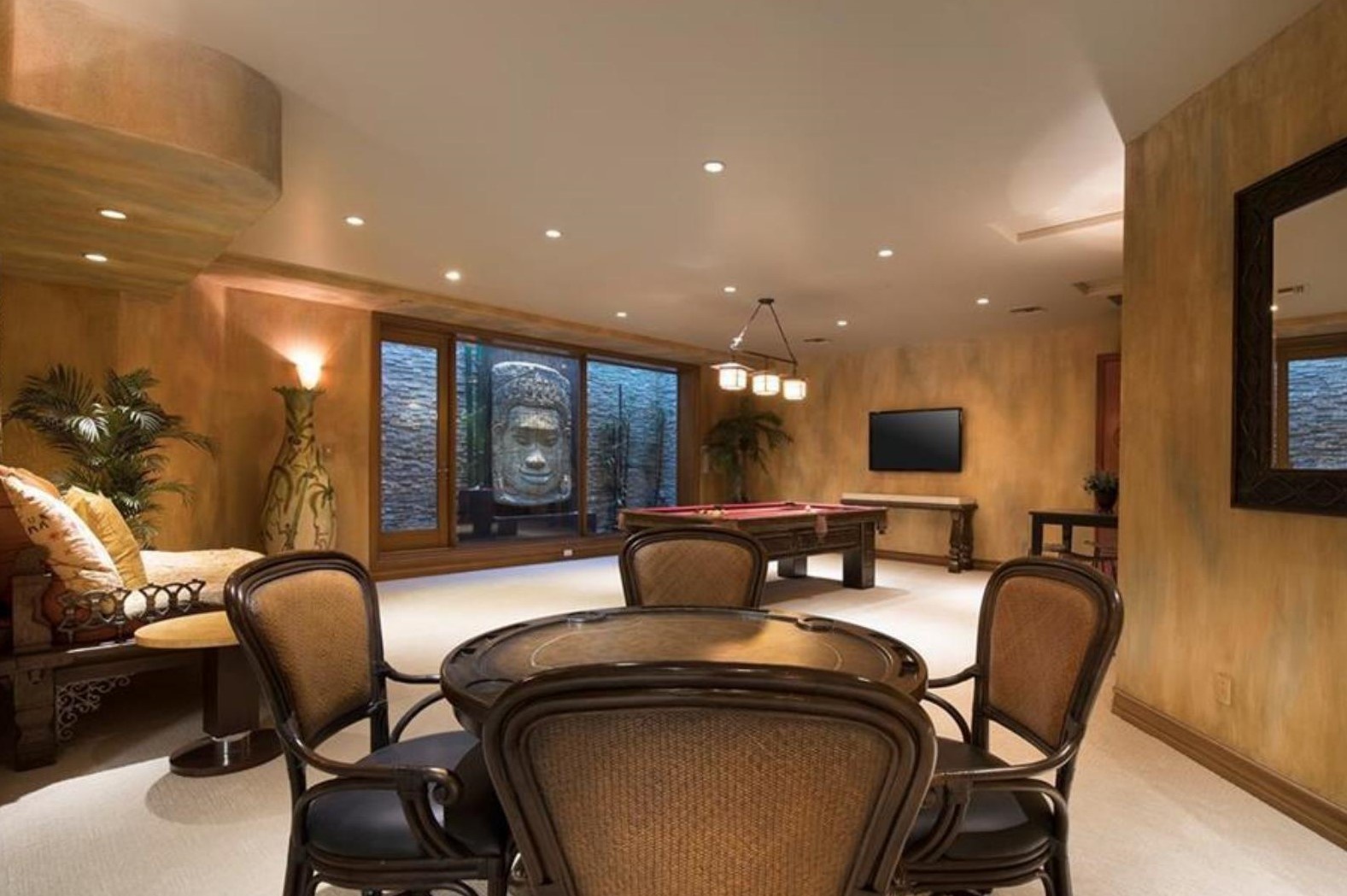 Nicolas Cage muon mua lai nha anh 1