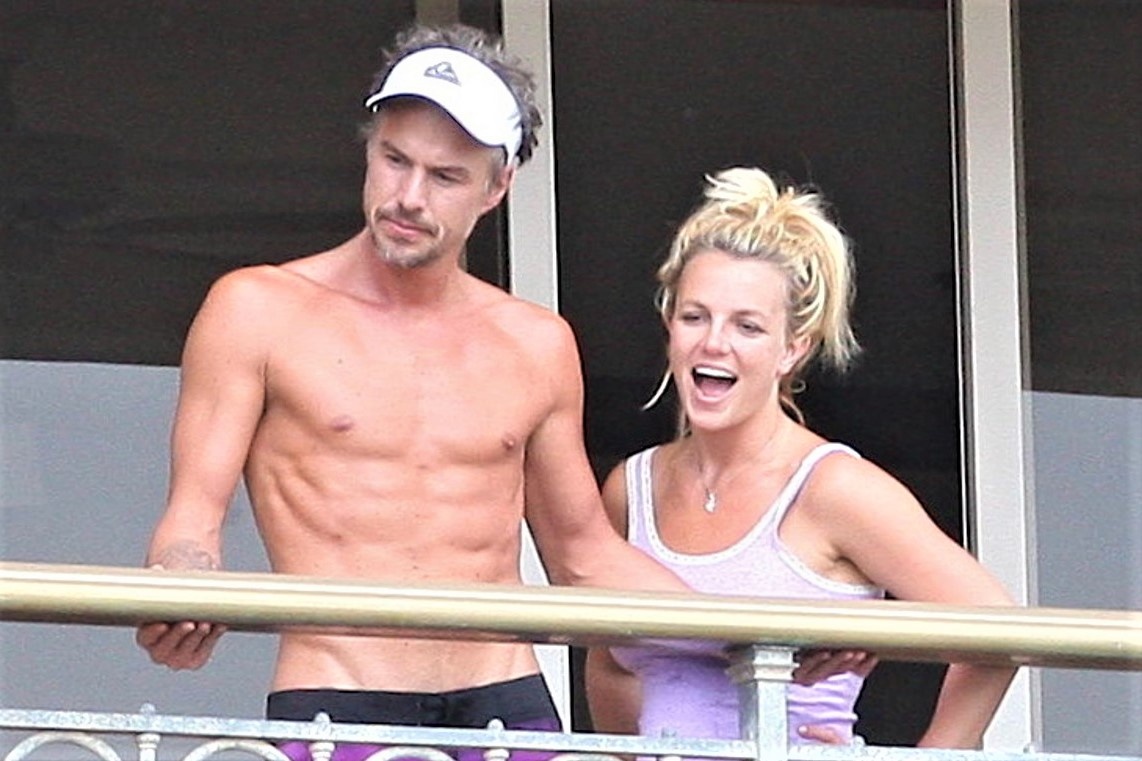 Britney Spears tung bi mat ket hon hinh anh