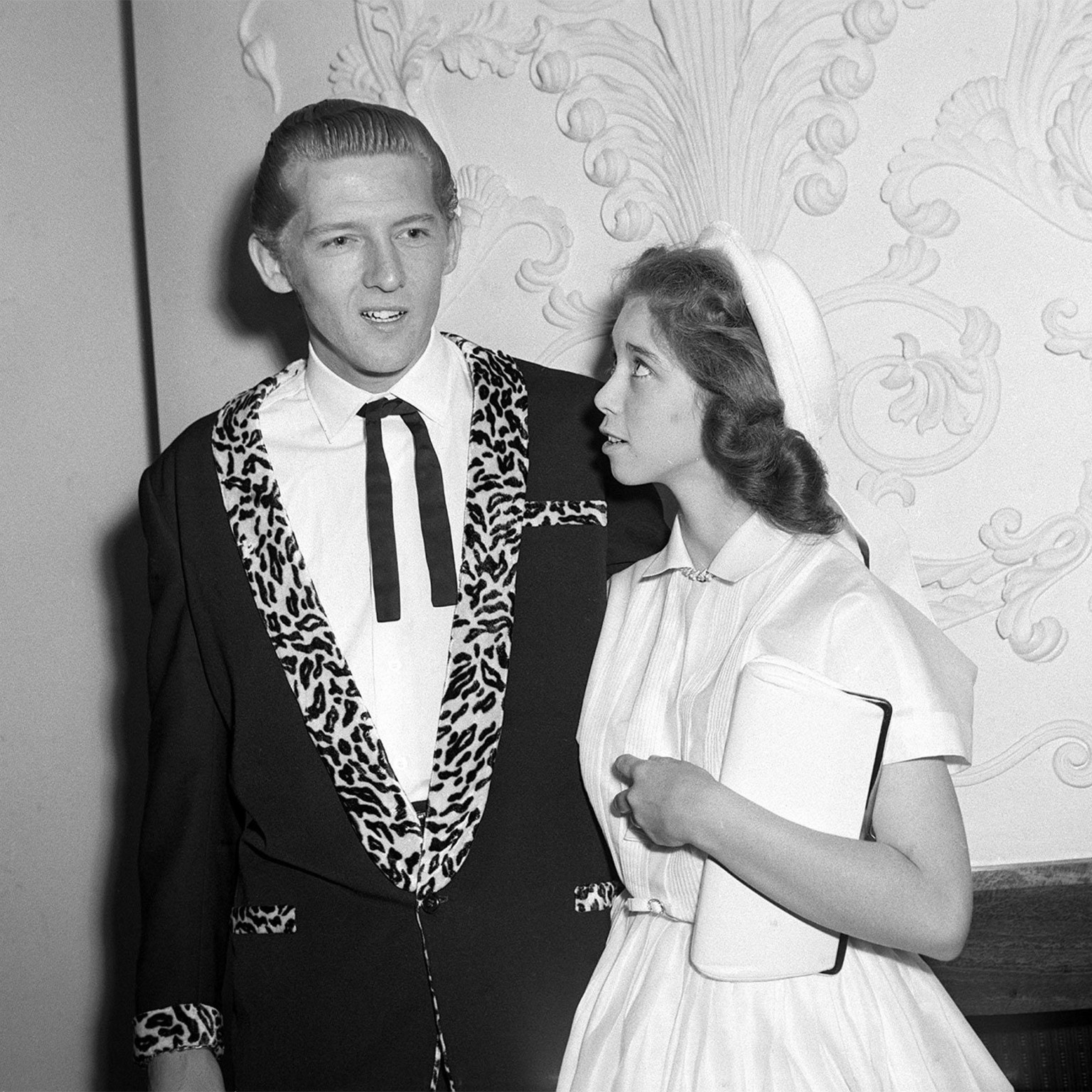 Khi huyen thoai am nhac bi to au dam anh 2