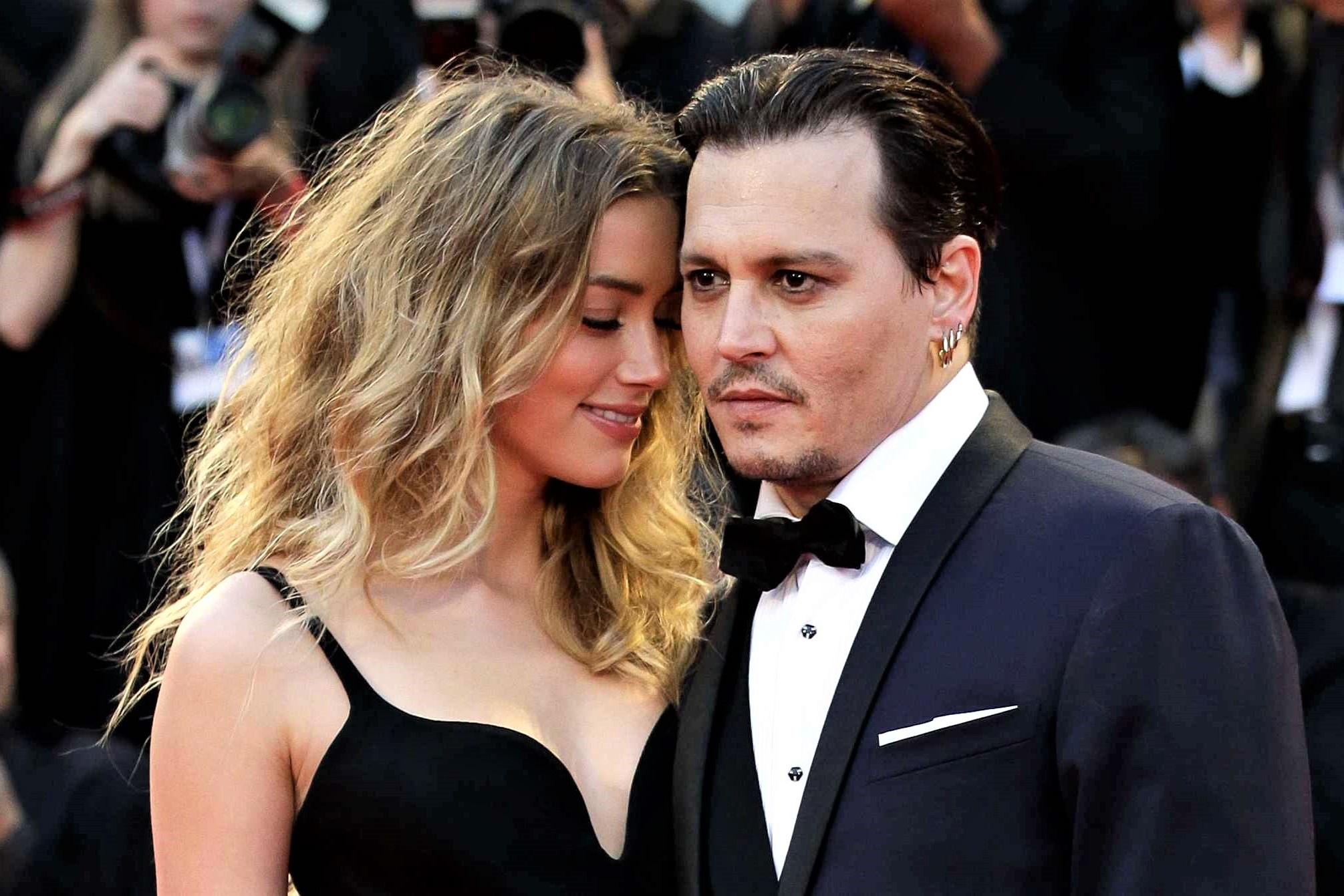 Johnny Depp kien vo cu sau vu bi Hollywood tay chay hinh anh