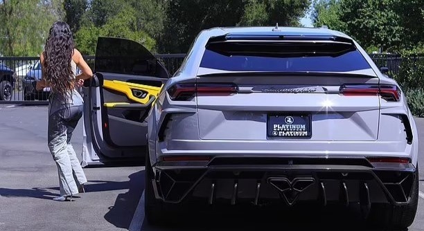 than hinh dong ho cat cua Kim Kardashian anh 11