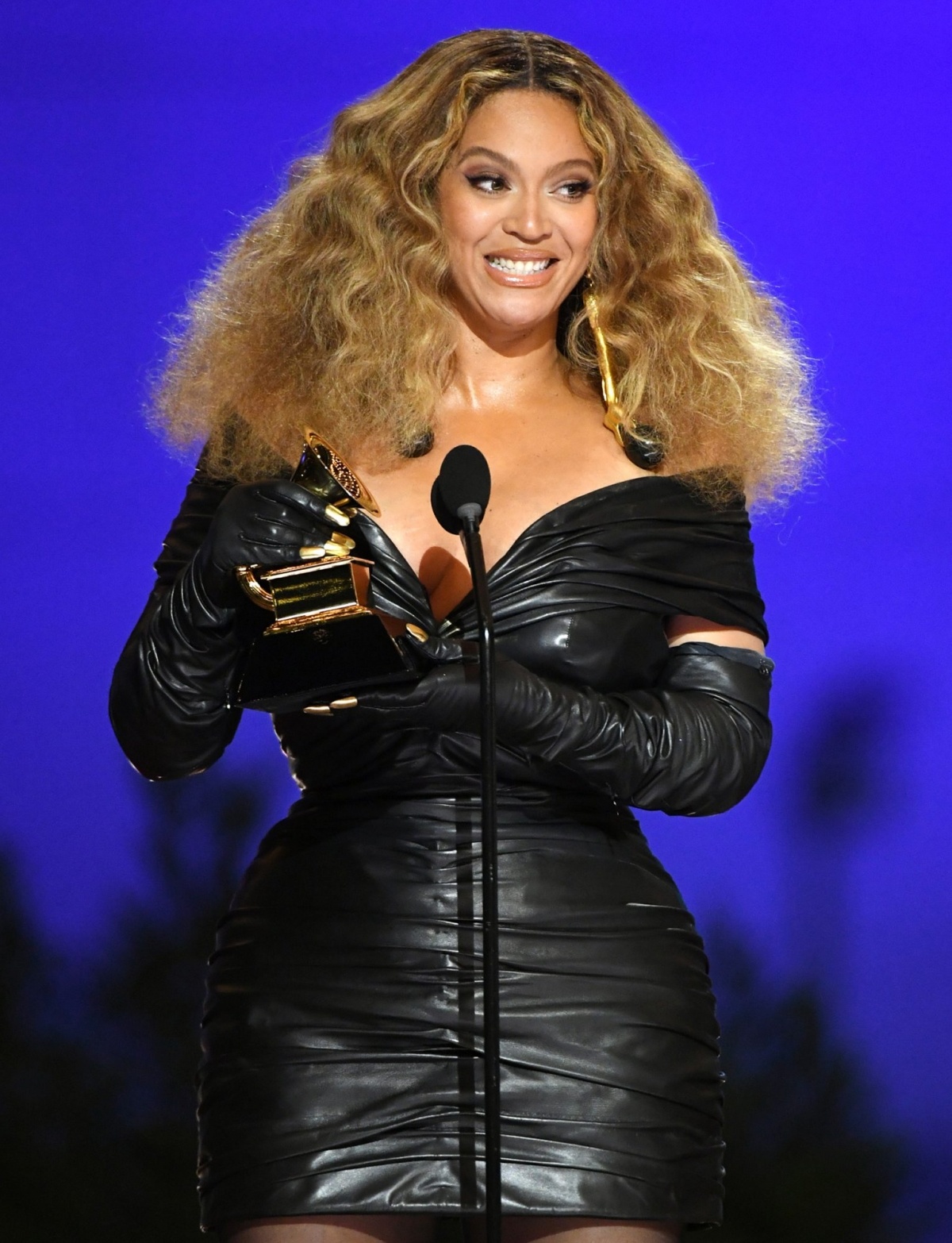 Tuoi 40 cua nhung my nhan noi tieng anh 24