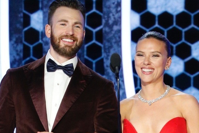 Hai sieu anh hung Marvel tai ngo hinh anh