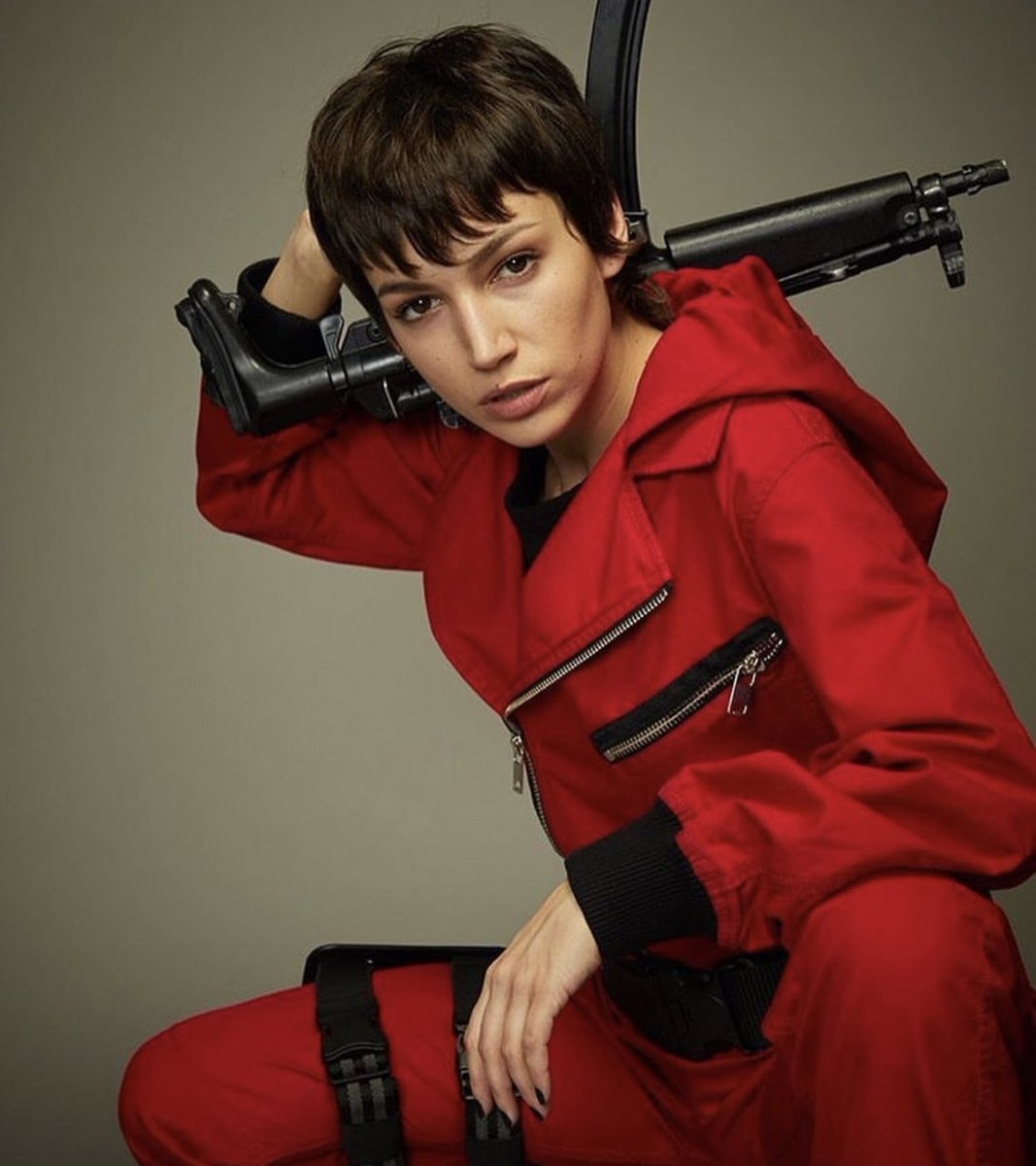 Mỹ nhân Tây Ban Nha nổi tiếng nhờ vai cướp nhân hàng ảnh 2 My nhan Tay Ban Nha noi tieng nho vai cuop nhan hang anh 2