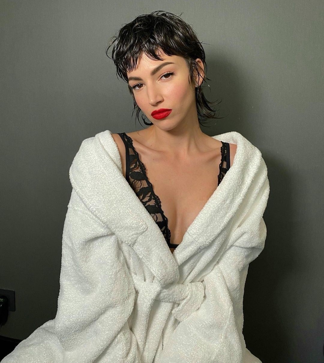 Mỹ nhân Tây Ban Nha nổi tiếng nhờ vai cướp nhân hàng ảnh 4 My nhan Tay Ban Nha noi tieng nho vai cuop nhan hang anh 4