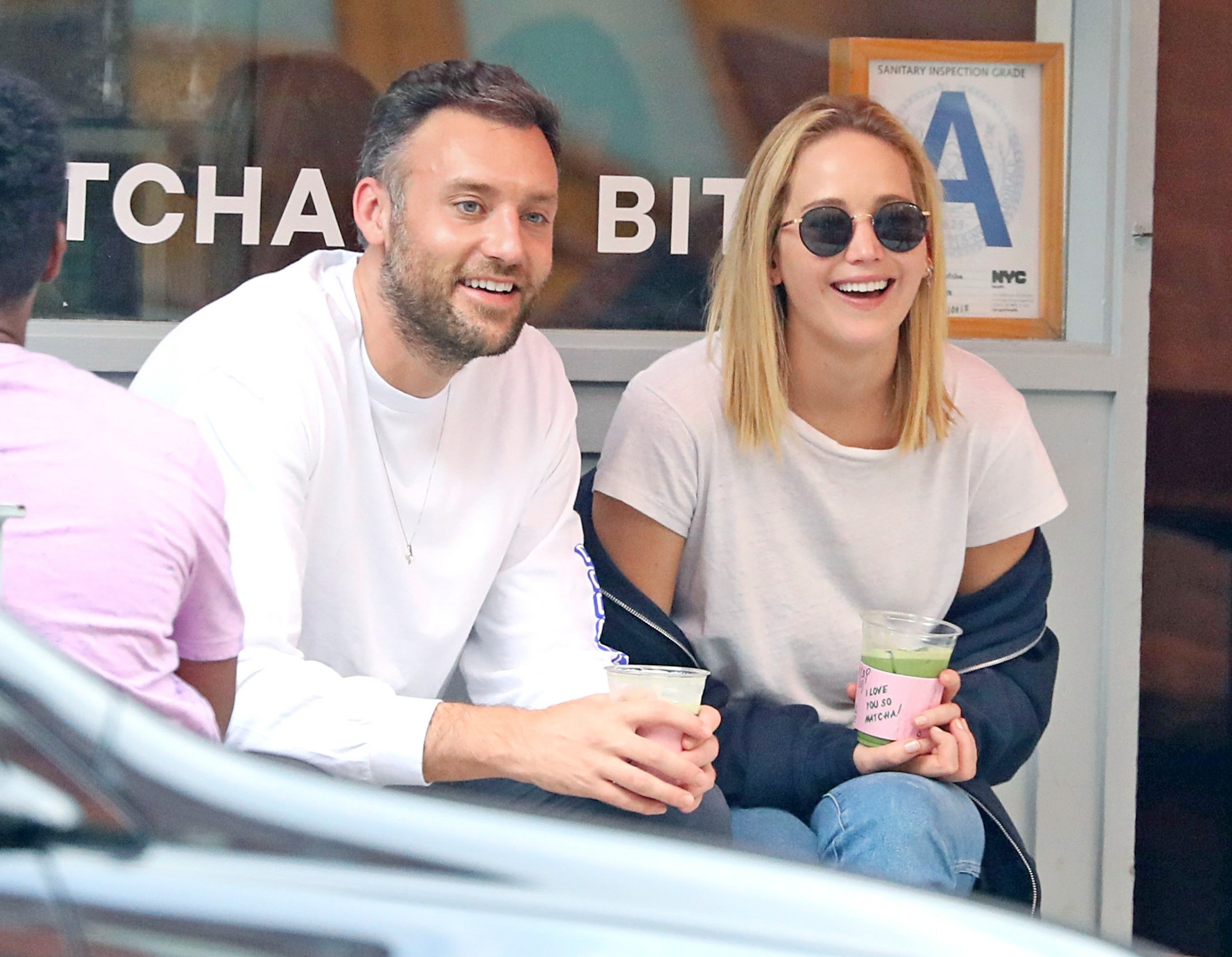 Jennifer Lawrence mang thai anh 1