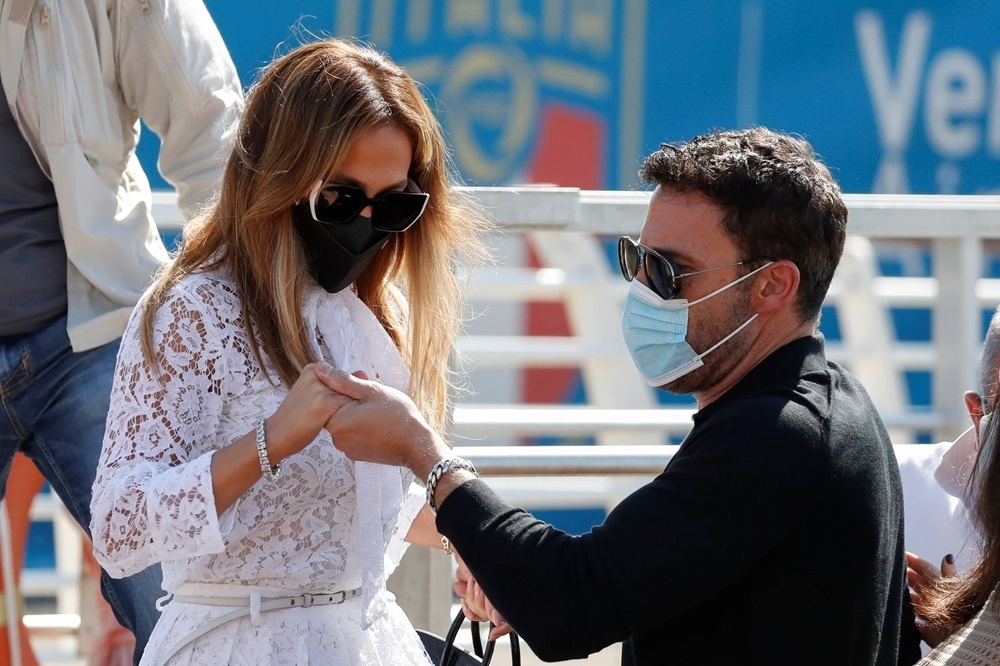 Ben Affleck va Jennifer Lopez tai Italy anh 3