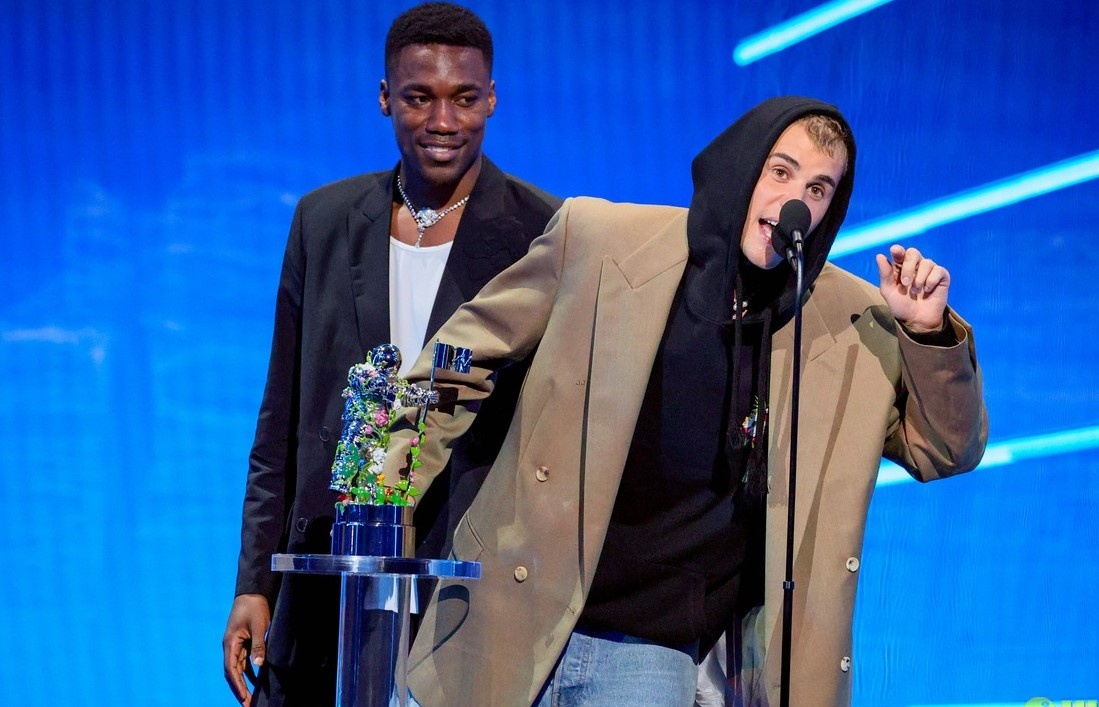 Justin Bieber thang lon tai MTV VMAs anh 6