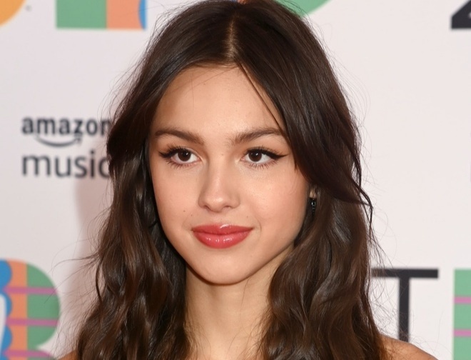 Buoc dot pha o tuoi 18 cua hien tuong am nhac toan cau hinh anh