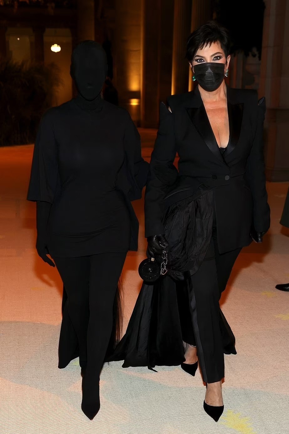 Kim Kardashian tai Met Gala anh 6