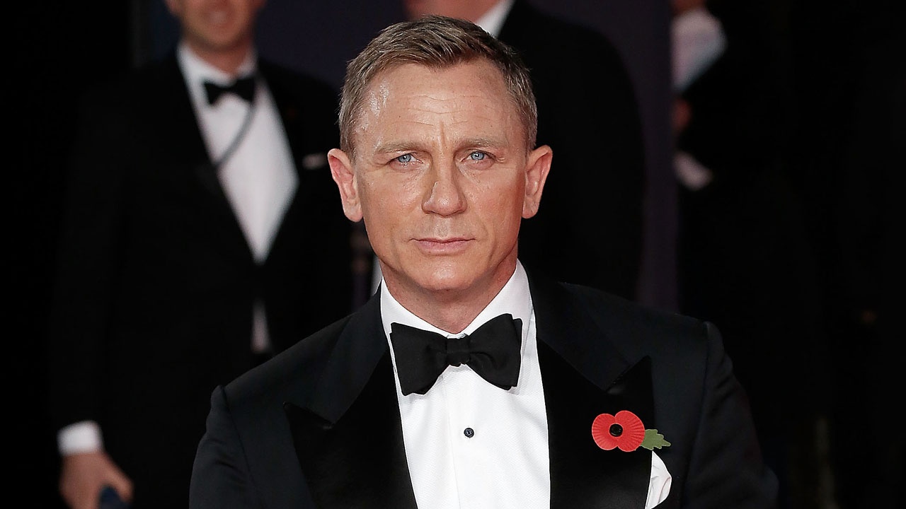 Daniel Craig duoc phong lam si quan Hoang gia Anh hinh anh