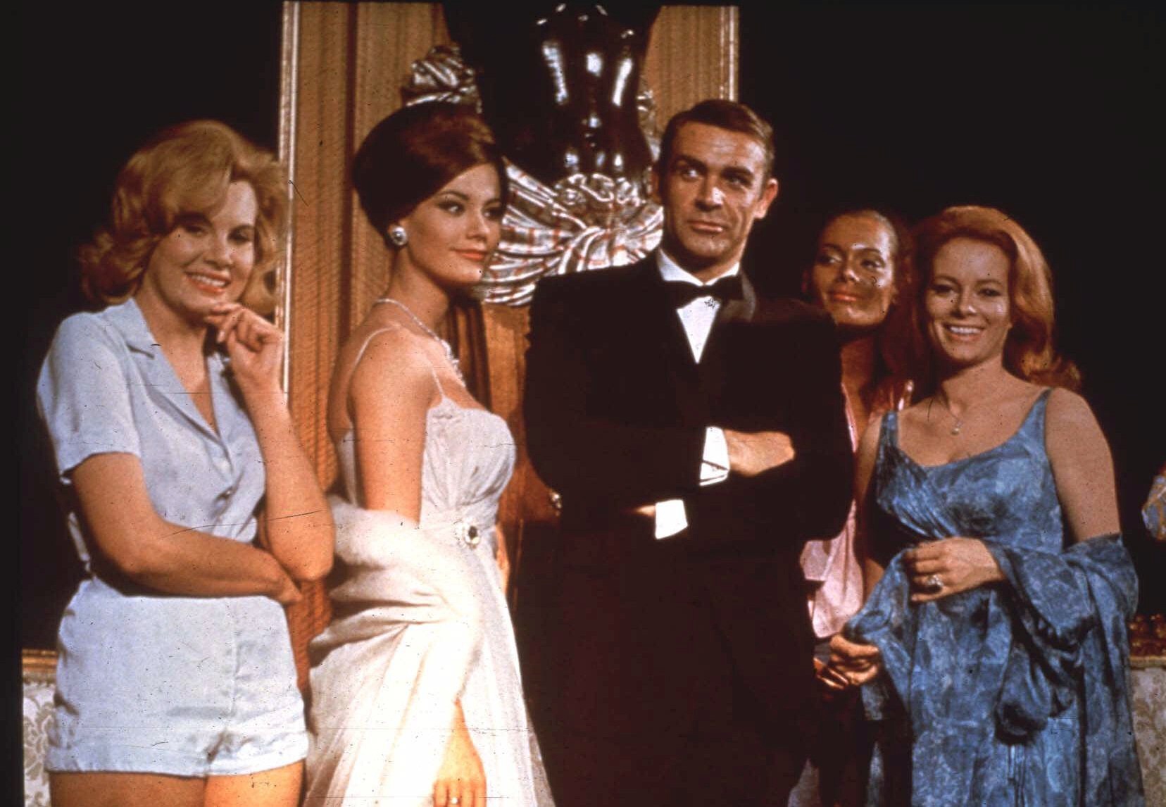 các diễn viên đóng vai James Bond ảnh 1 cac dien vien dong vai James Bond anh 1