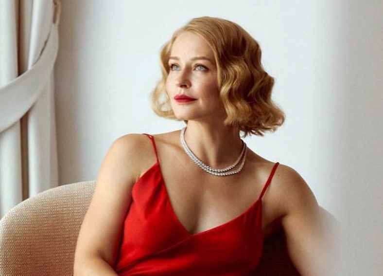 Nu dien vien dau tien tren the gioi dong phim ngoai vu tru hinh anh