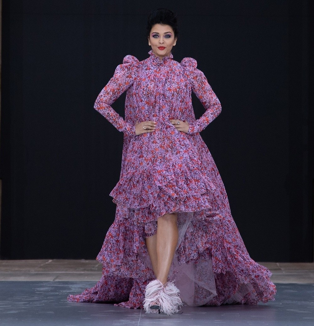 sao nu giau nhat An Do anh 1