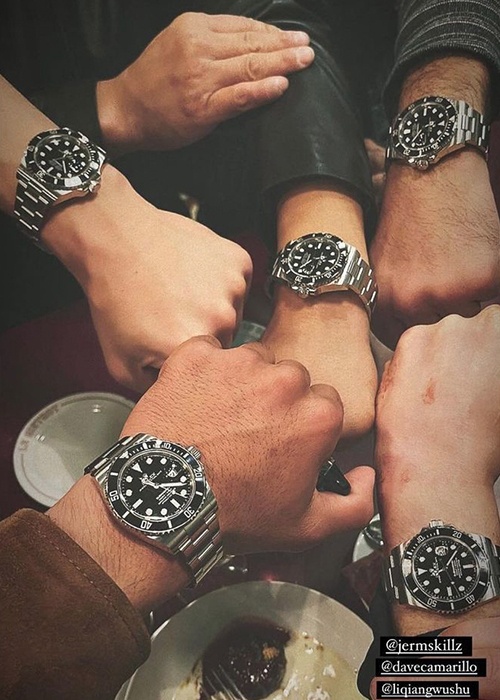 Keanu Reeves tang dong ho Rolex cho dong nghiep anh 1