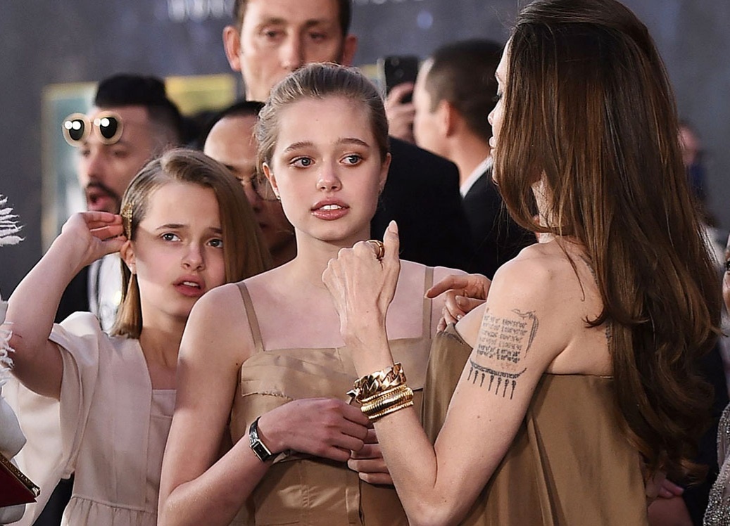 Angelina Jolie co dang loi dung con de PR phim? hinh anh