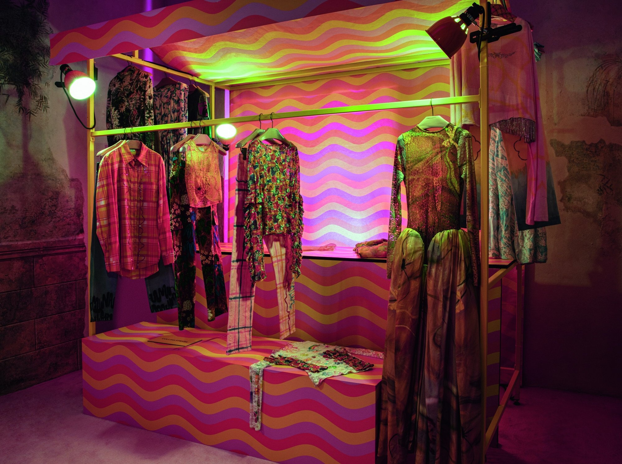 xu huong dien lai do cu cua sao Hollywood anh 5