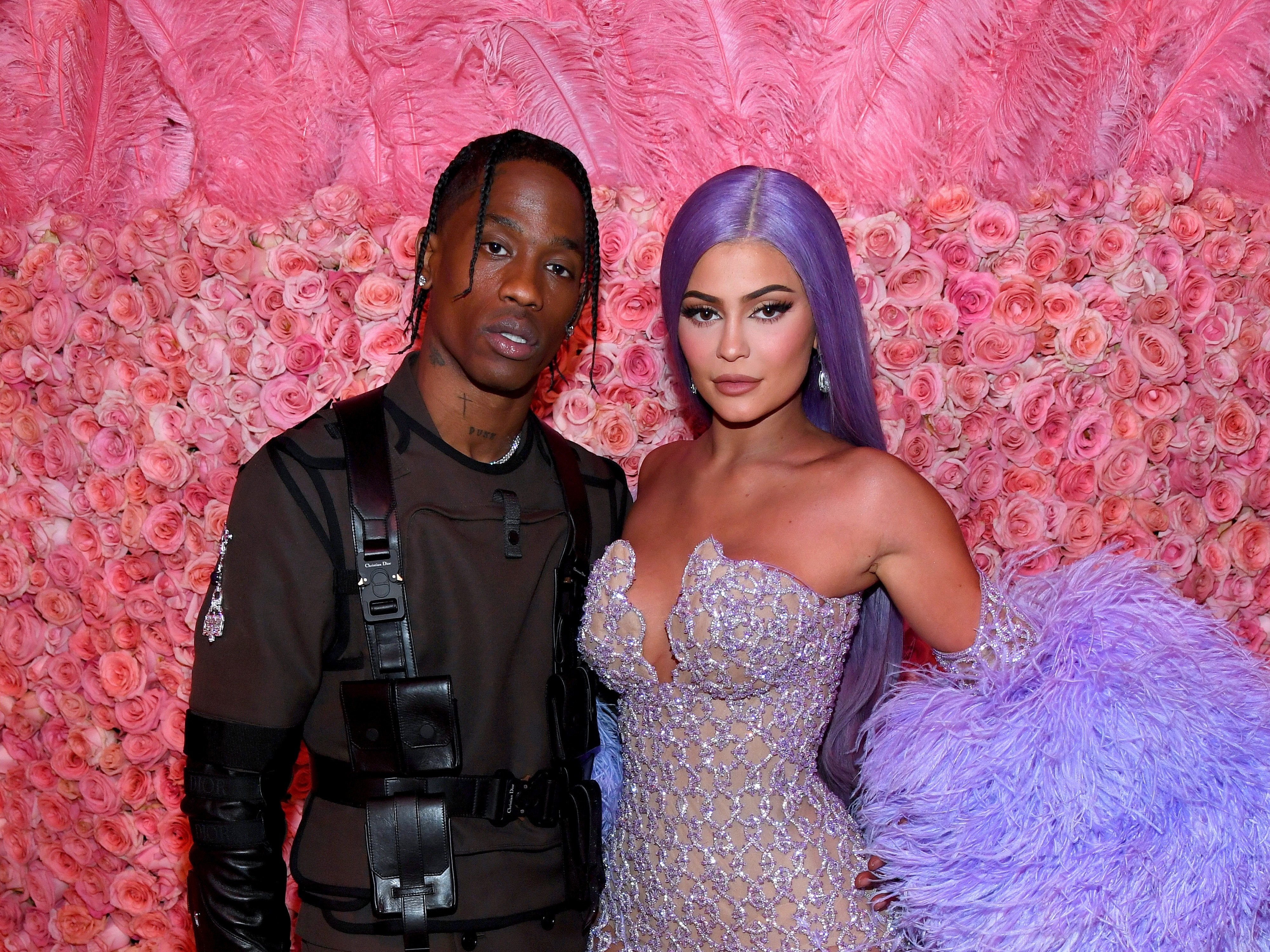 Kylie Jenner benh vuc Travis Scott anh 1