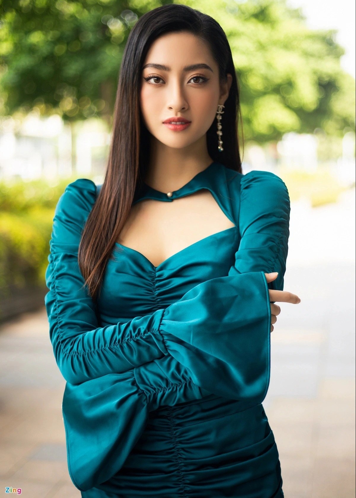 tranh cai ve vi tri tren san dien anh 1