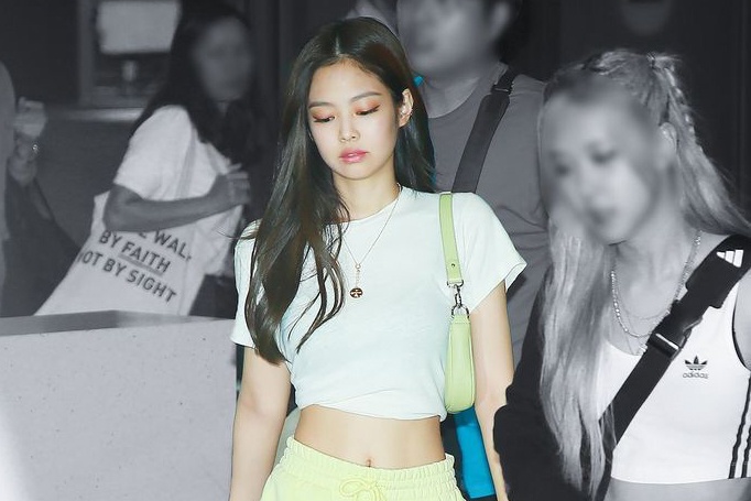 Loi moi an toi gia 30.000 USD va su doc hai cua fan cuong hinh anh