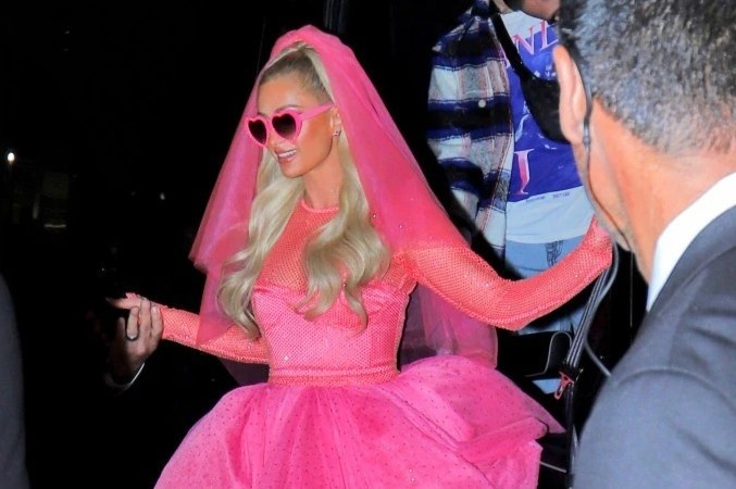 Paris Hilton tiec tung sau le cuoi hinh anh