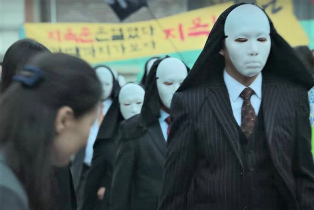 'Hellbound' - bo phim tran trui ve con nguoi va xa hoi Han Quoc hinh anh