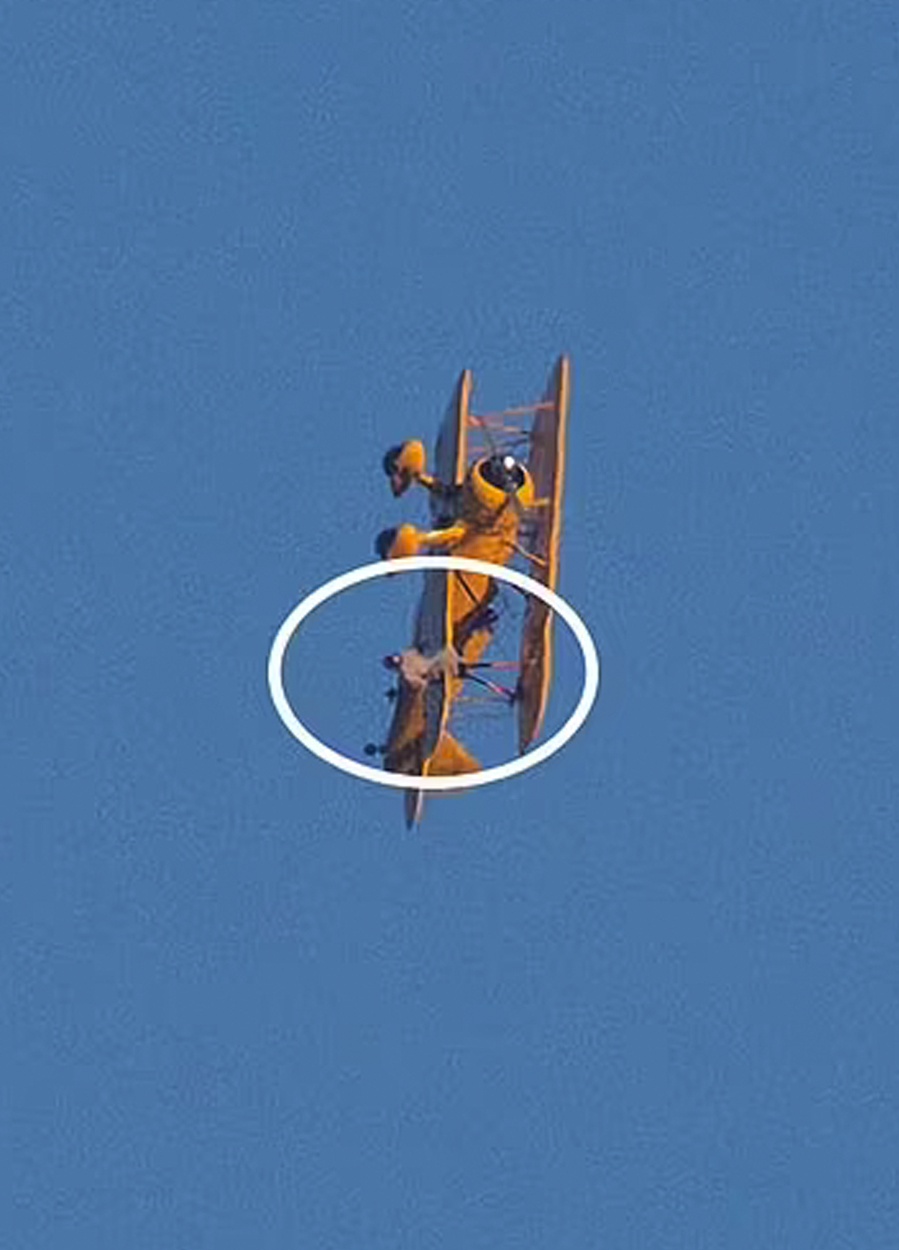 Tom Cruise đu cánh máy bay ảnh 3 Tom Cruise du canh may bay anh 3