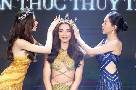 Quy mo cuoc thi Thuy Tien vua dang quang hoa hau hinh anh