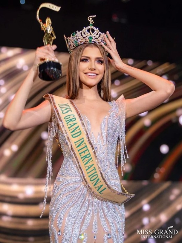 Thuy Tien dang quang Miss Grand anh 3