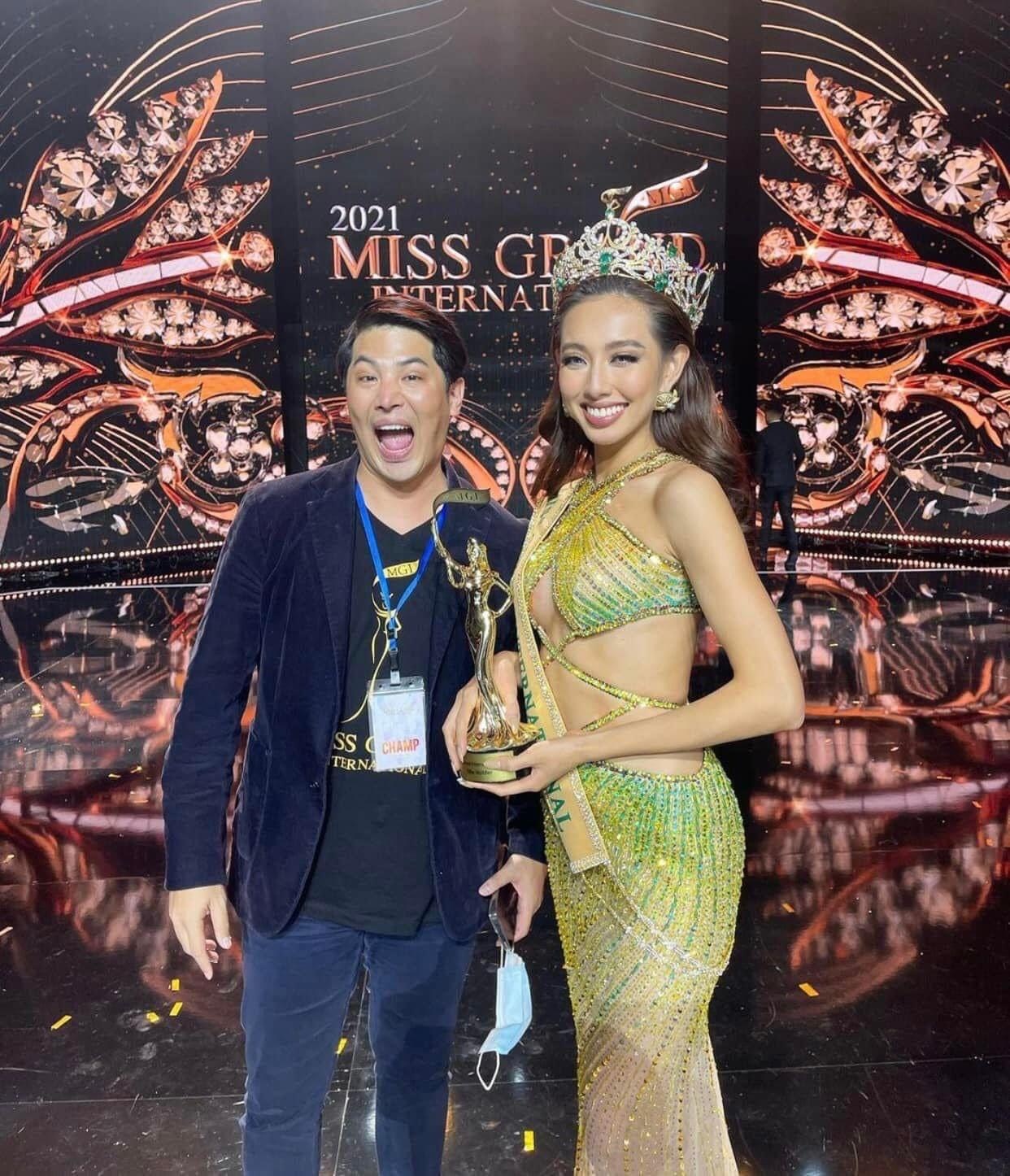 Thùy Tiên đăng quang hoa hậu ảnh 2 Thuy Tien dang quang hoa hau anh 2