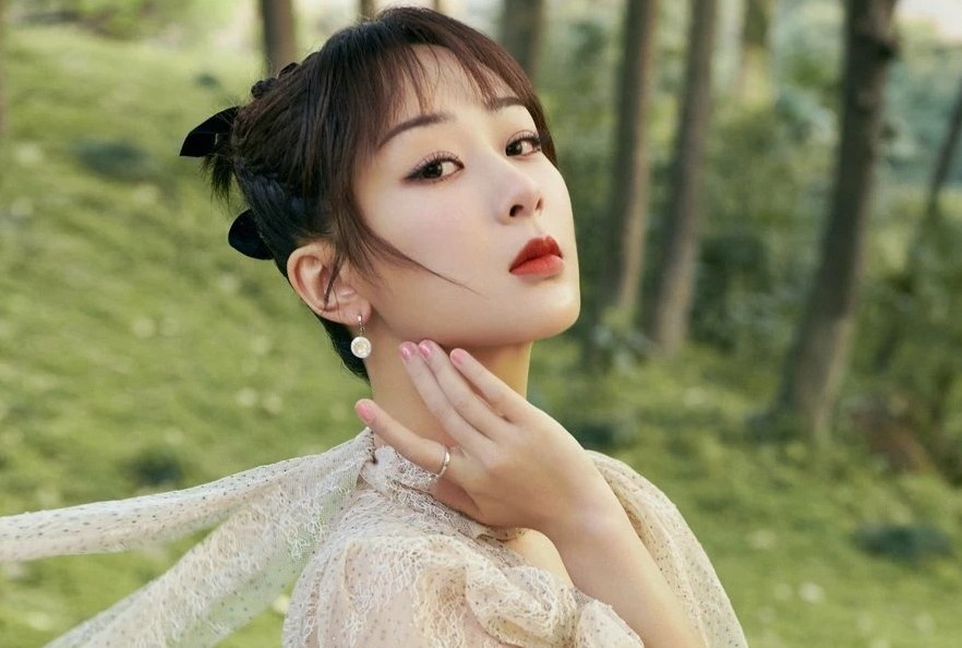 Duong Tu o tuoi 30 hinh anh