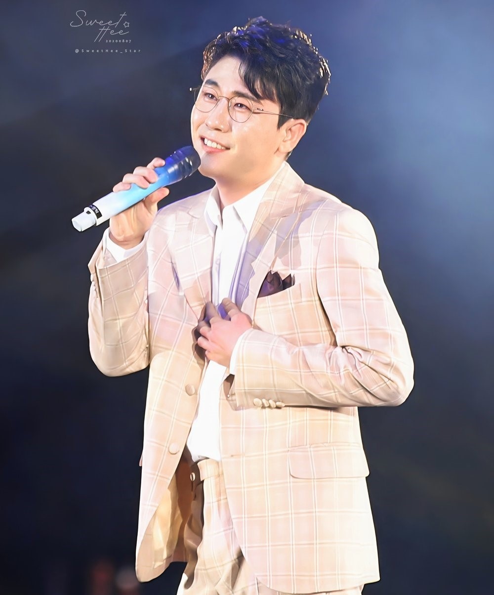 ngoi sao quyen luc cua showbiz Han anh 7