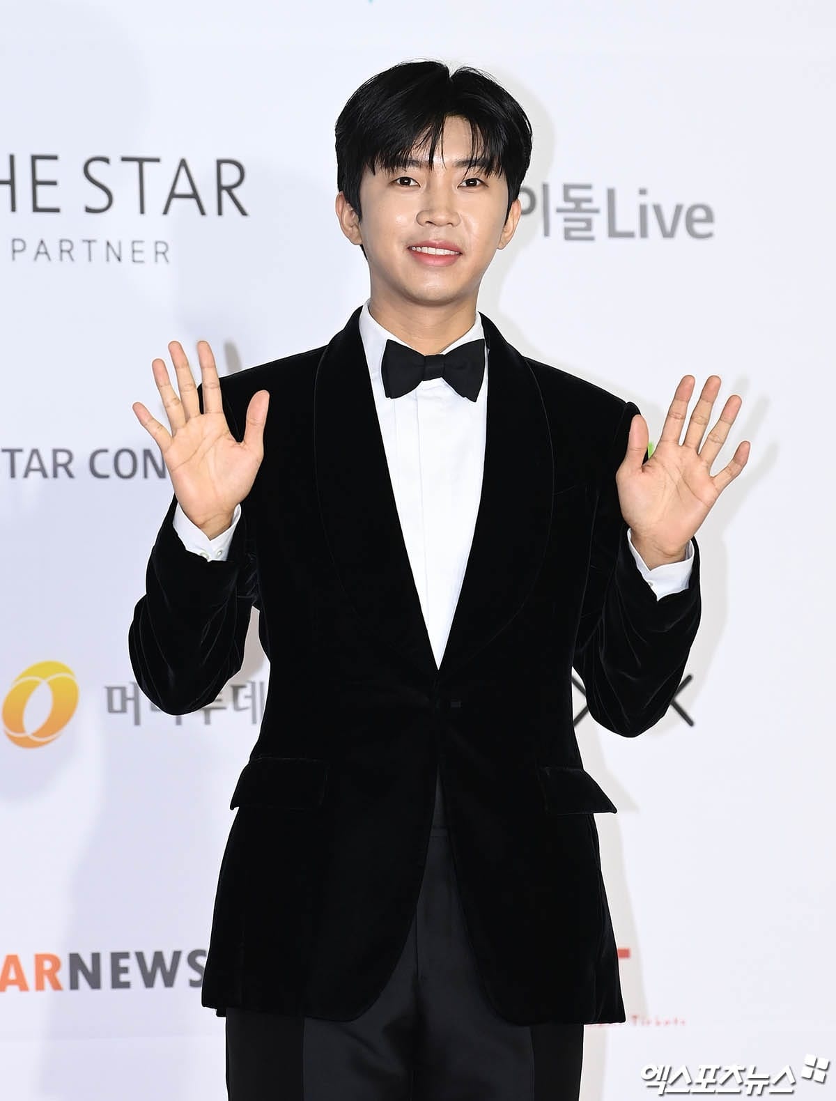 ngoi sao quyen luc cua showbiz Han anh 3