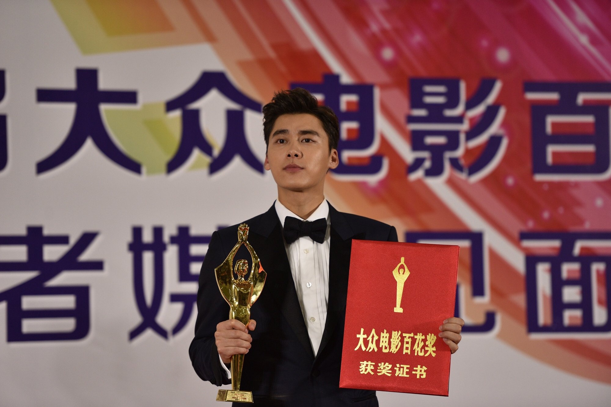 Ly Dich Phong va no luc thoat khoi hinh tuong tieu thit tuoi anh 3