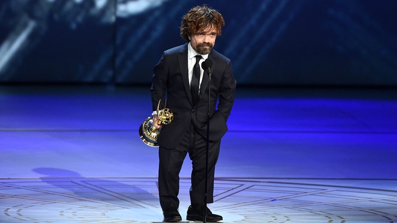 Peter Dinklage chi trich phim Bach Tuyet anh 1