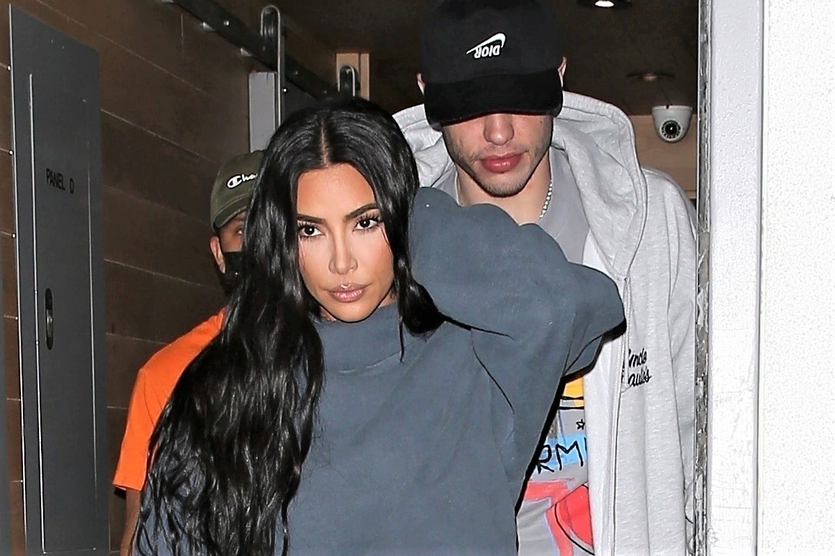 Pete Davidson lan dau goi Kim Kardashian la ban gai hinh anh