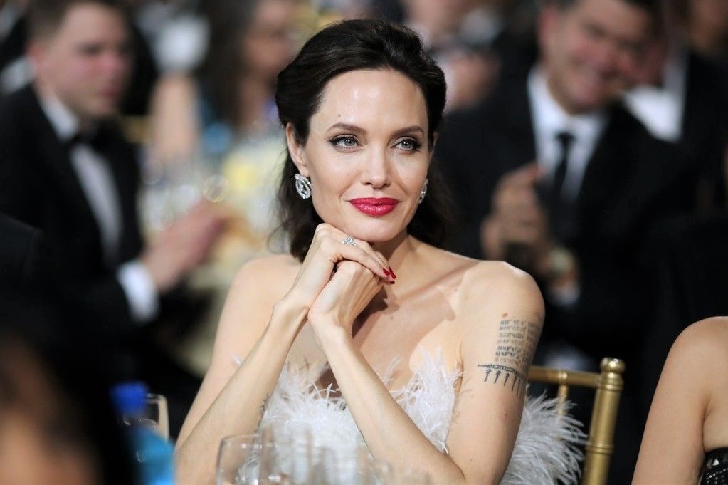 Angelina Jolie khoc o cuoc hop hinh anh