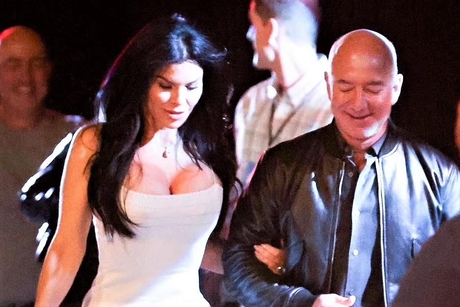 Ty phu Jeff Bezos va ban gai xem dem nhac cua Justin Bieber hinh anh