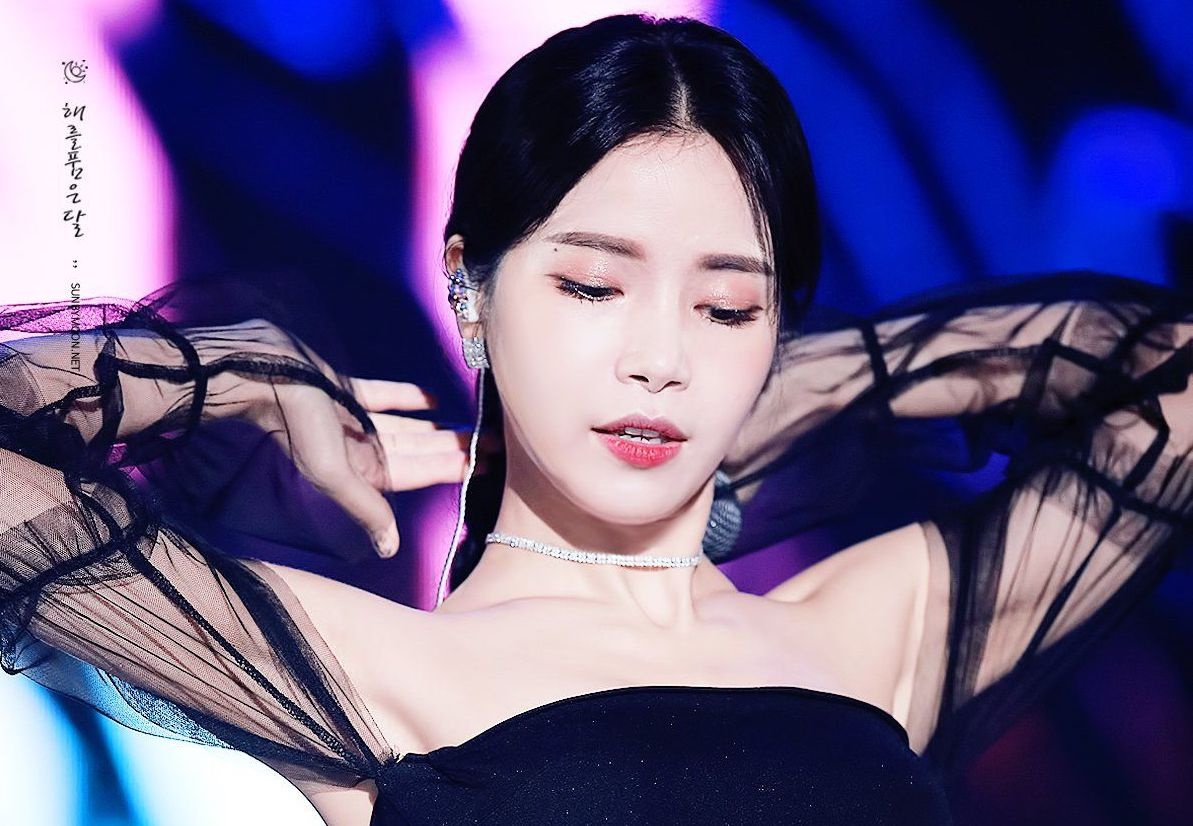 Ngoi sao bi tay chay vi phan biet chung toc hinh anh