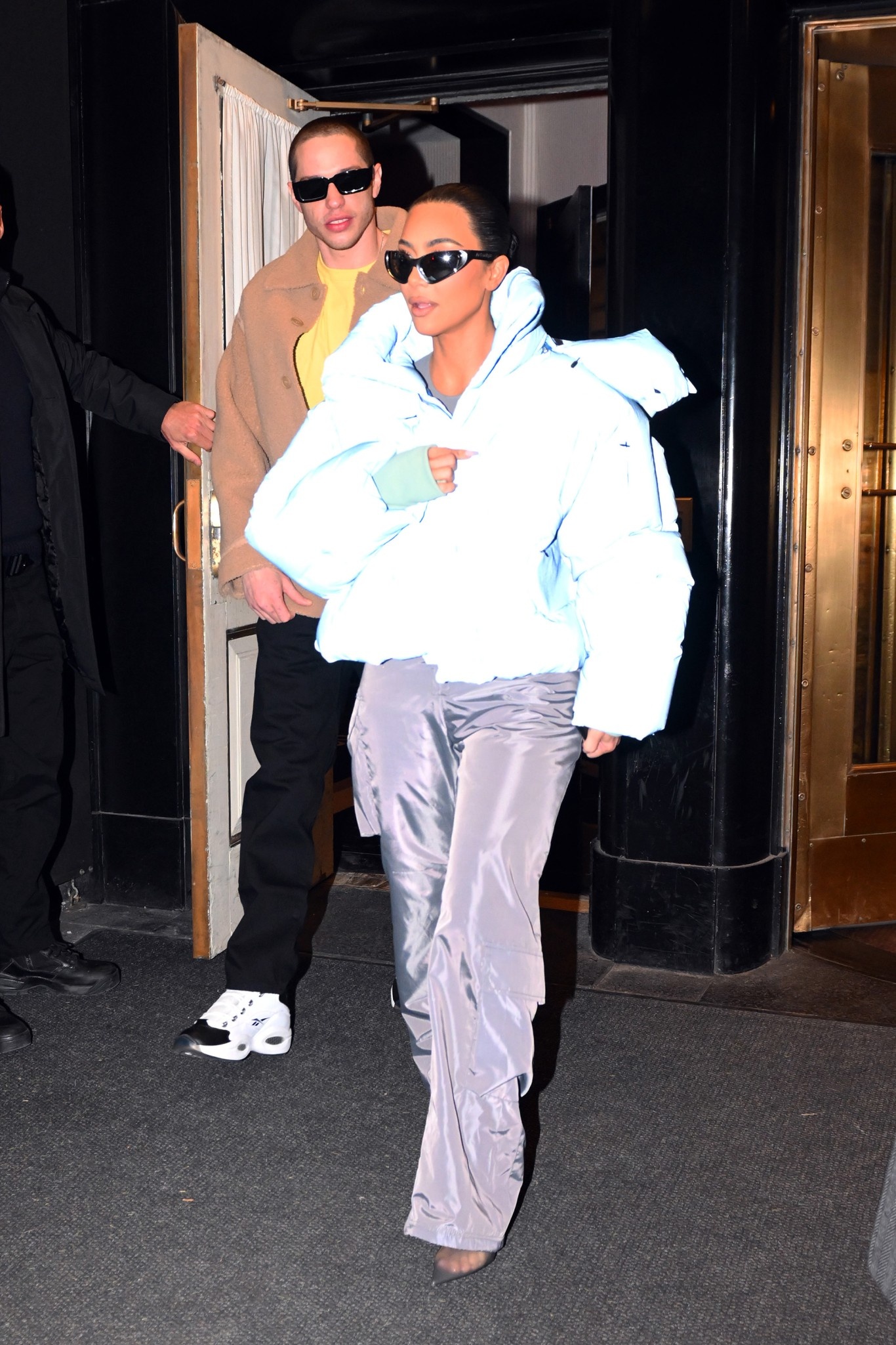 Kim Kardashian huy theo doi Kanye West anh 2