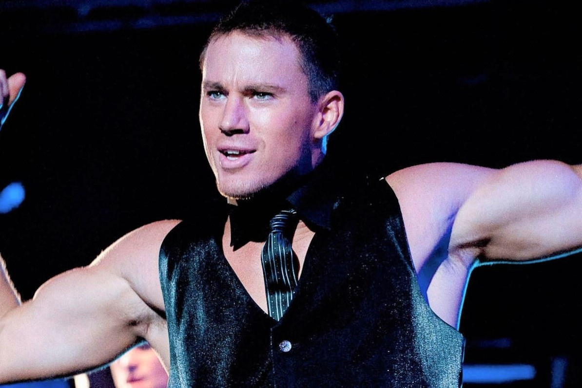 Channing Tatum can nhac dong canh khoe than hinh anh