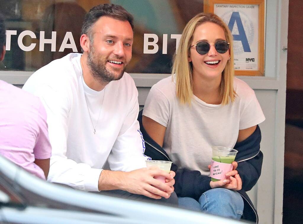 Jennifer Lawrence sinh con dau long anh 1