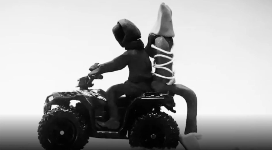 Kanye West lam MV bat coc Pete Davidson anh 1