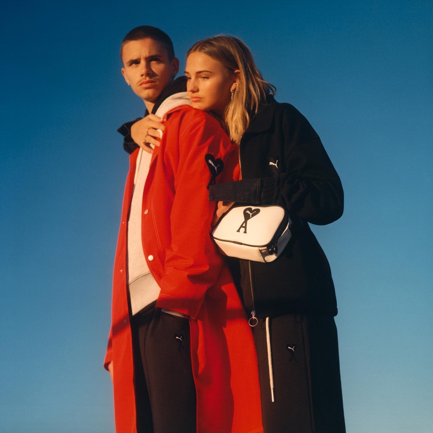 Romeo Beckham chup anh cung ban gai anh 2