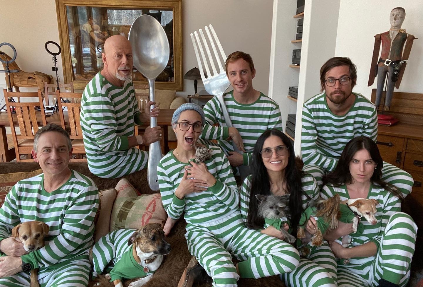 Quan hệ kỳ lạ của Bruce Willis và hai người vợ ảnh 4 Quan he ky la cua Bruce Willis va hai nguoi vo anh 4