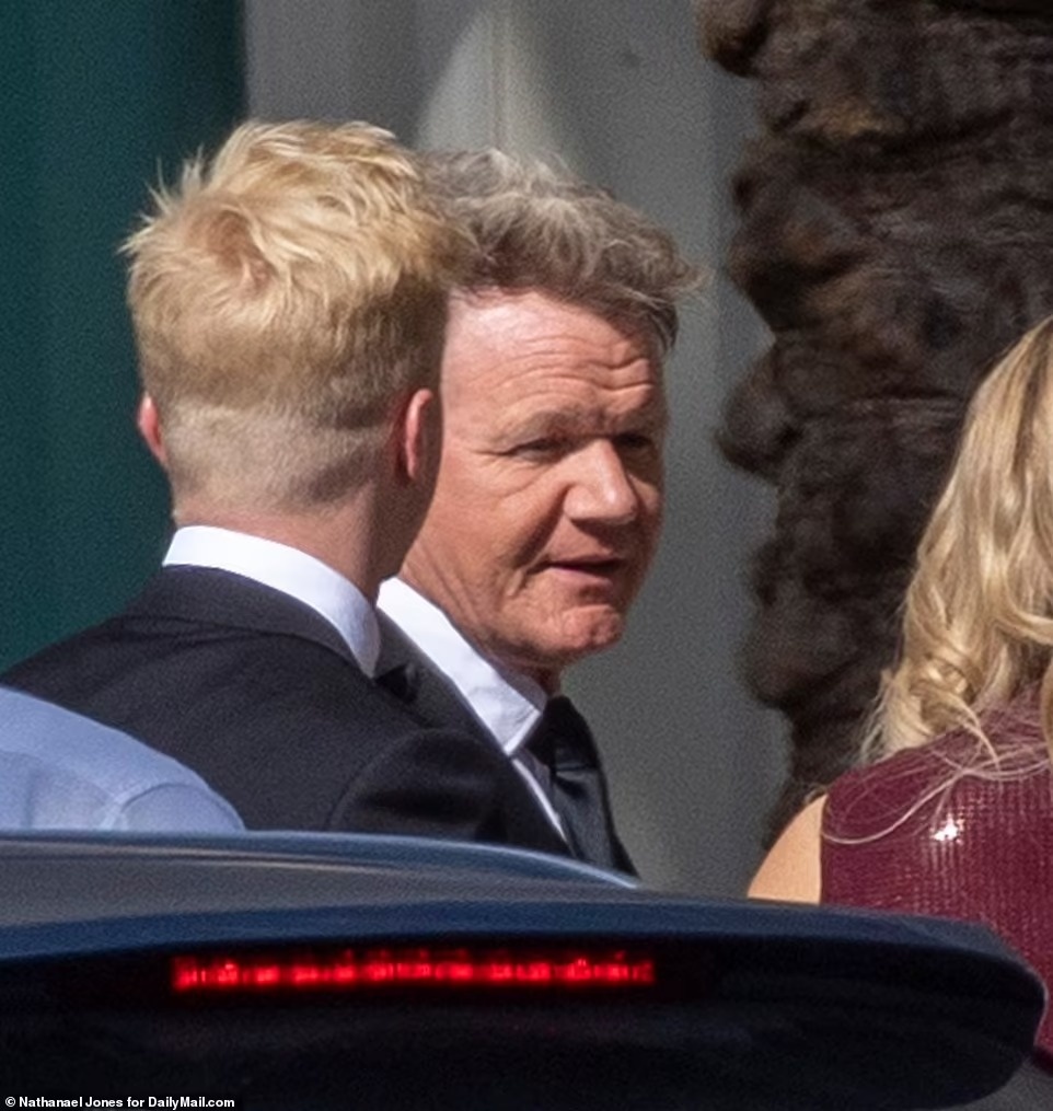 ben trong tiec cuoi 4 trieu USD cua Beckham anh 5