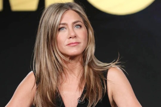 Jennifer Aniston bi mat ngu suot 23 nam qua hinh anh