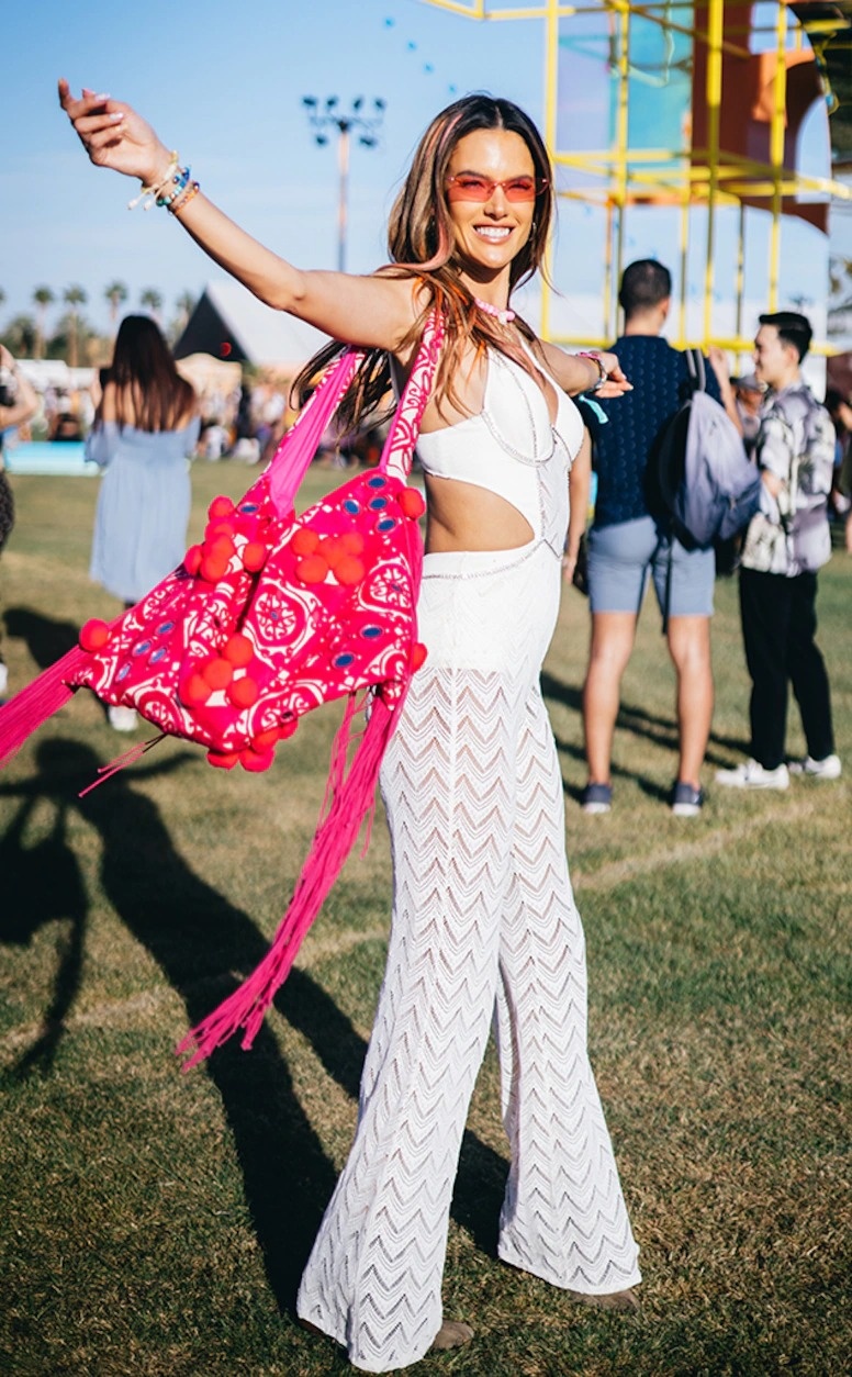 hoa hậu siêu mẫu tại Coachella ảnh 3 hoa hau sieu mau tai Coachella anh 3