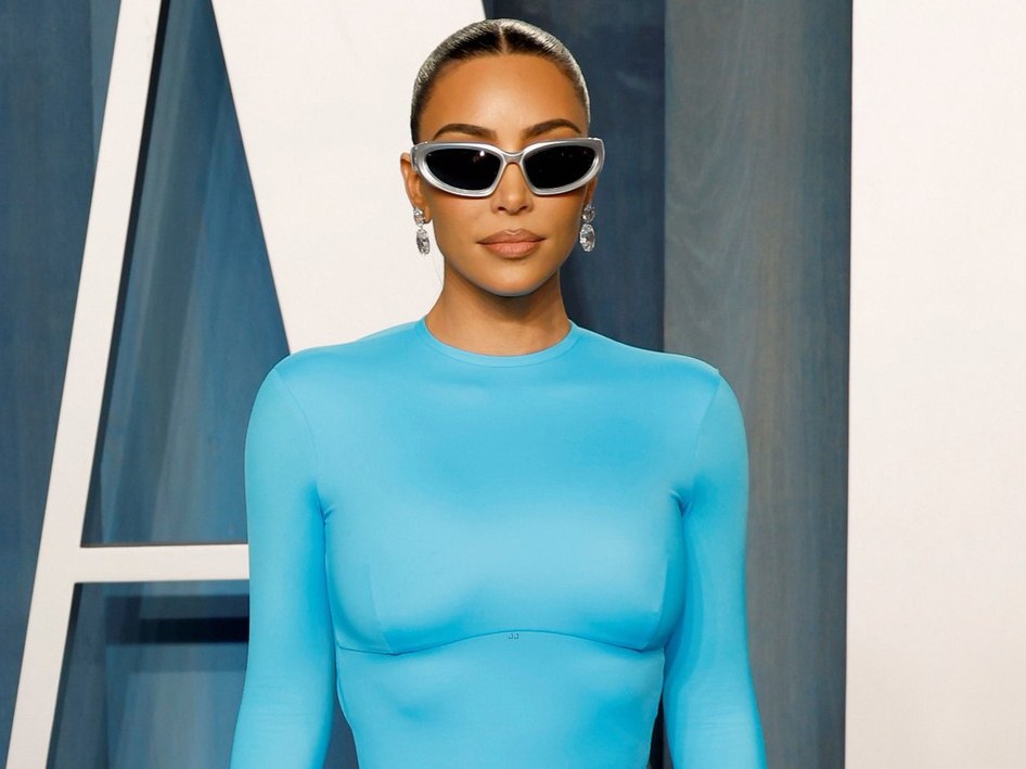 Kim Kardashian khoc khi Kanye West tim duoc cuon bang hinh anh